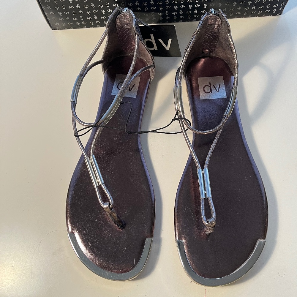 Brand New DV (Designed by Dolce Vita) Wonen’s Sandals Size 8